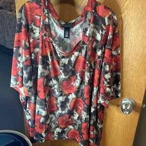 Maggie Barnes shirt. Plus size 5x. Barely worn. Like new. Now holes.